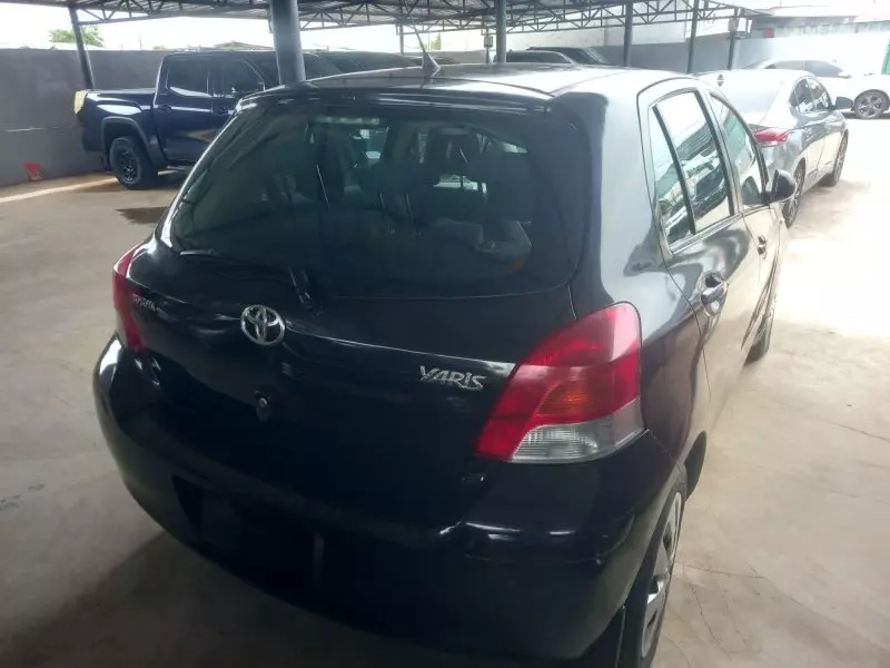 Toyota Vitz   - 2009