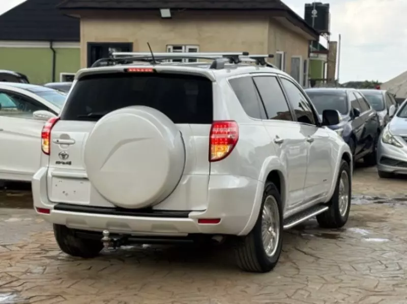 TOYOTA RAV 4 - 2012