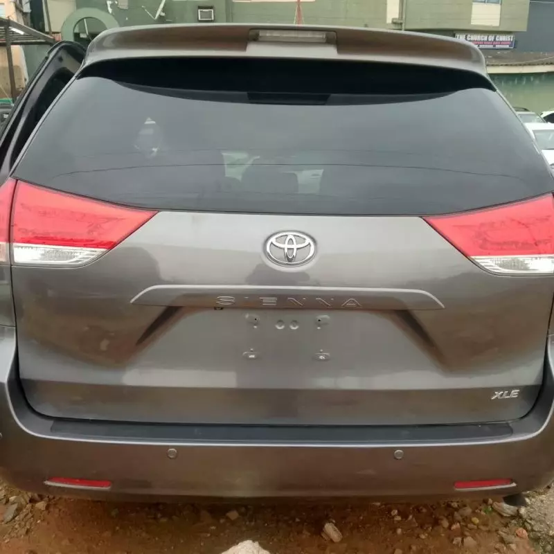 TOYOTA Sienna - 2014