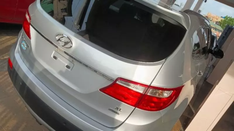 Hyundai Santa Fe   - 2015