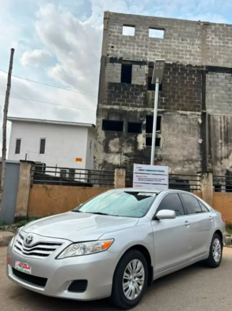 TOYOTA Camry - 2011