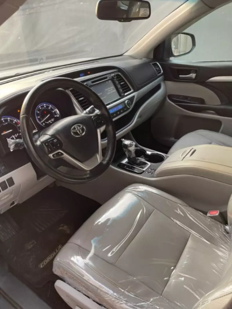 Toyota Highlander   - 2015