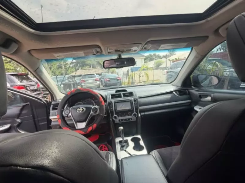 TOYOTA Camry - 2012