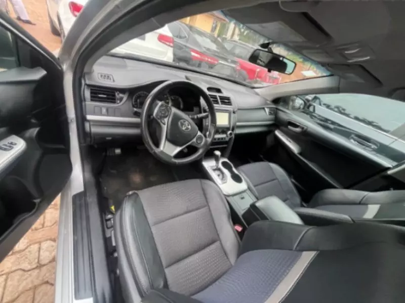 TOYOTA Camry - 2012