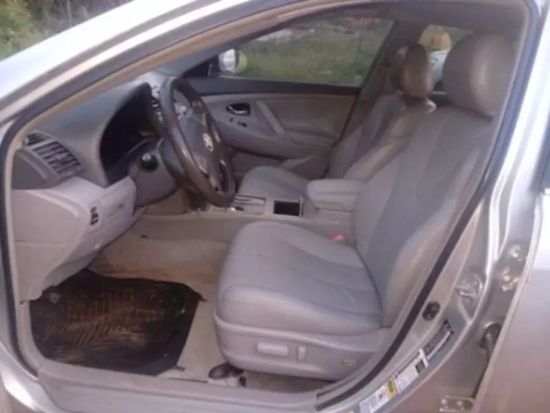 Toyota Camry - 2010