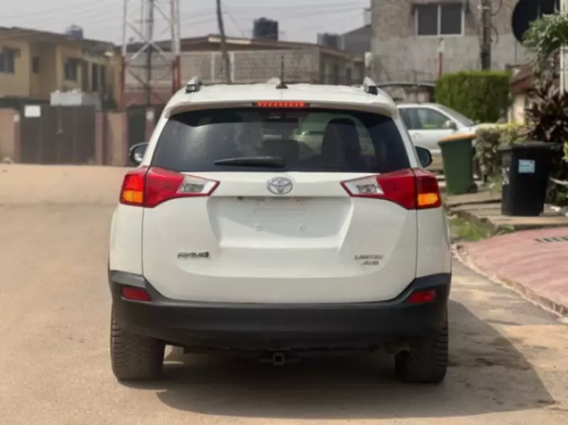 Toyota RAV4   - 2014