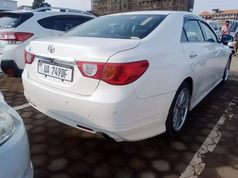 Toyota Mark X   - 2012