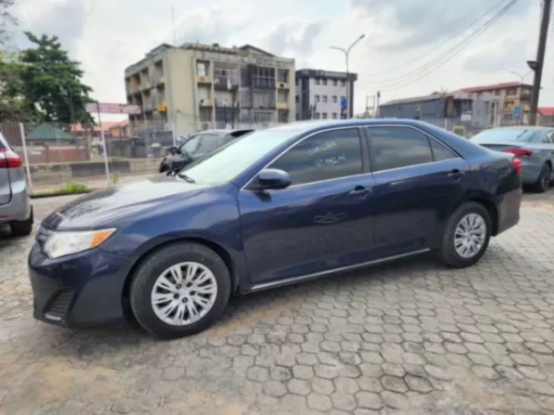 Toyota Camry   - 2014