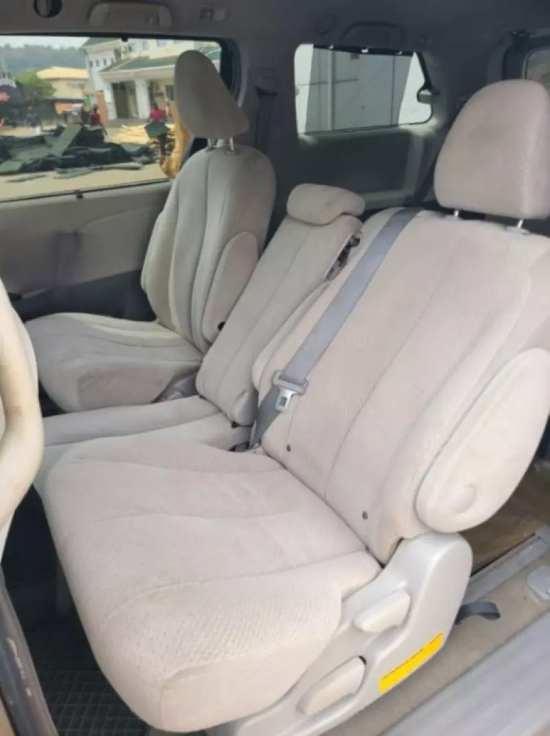 Toyota Sienna   - 2013
