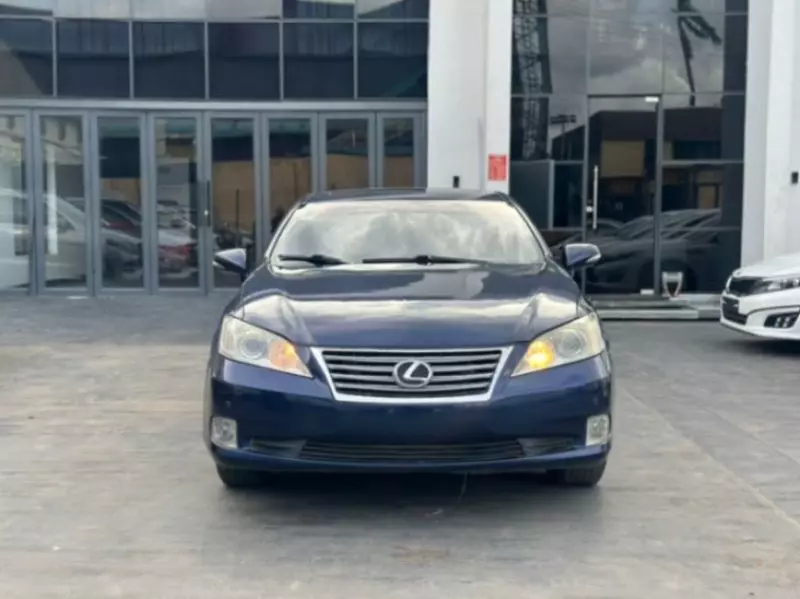 Lexus ES   - 2011