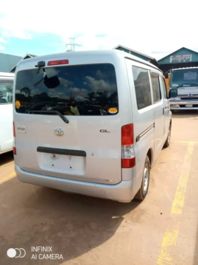 Toyota Lite-Ace   - 2012