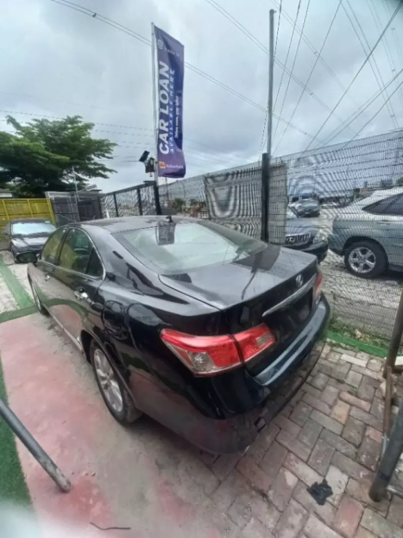 Lexus ES   - 2012