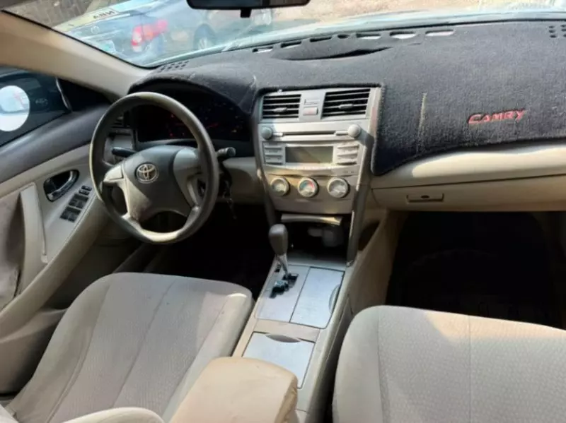 TOYOTA Camry   - 2010