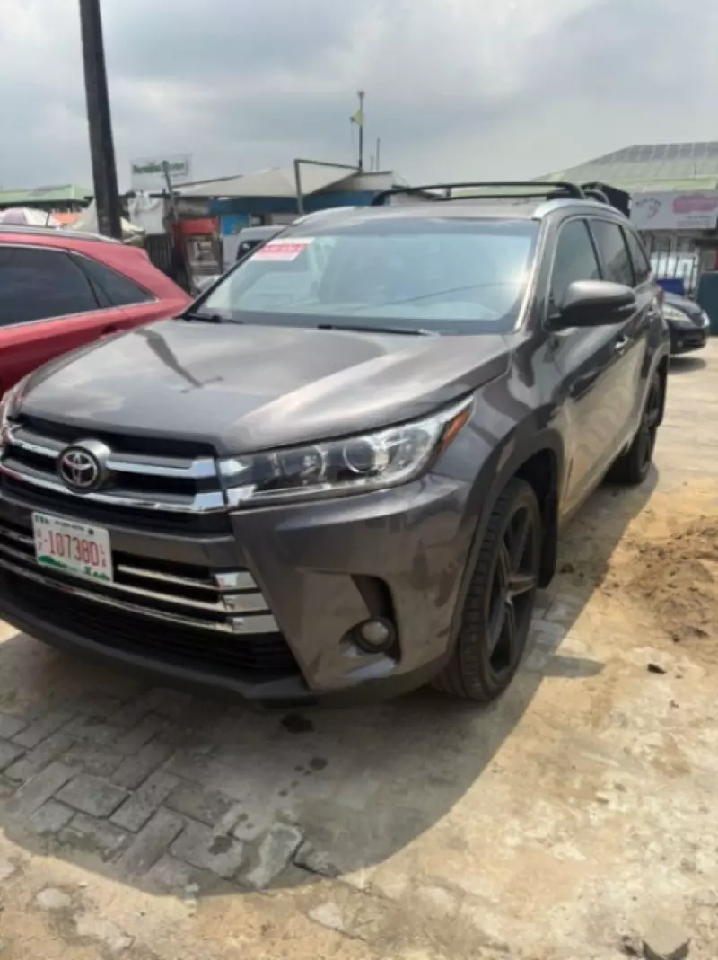 TOYOTA Highlander   - 2015