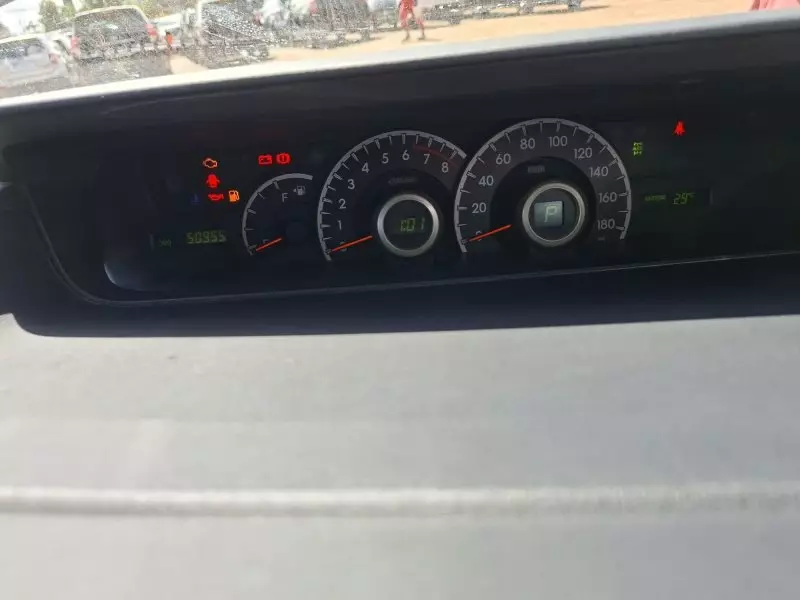 Toyota Noah   - 2012