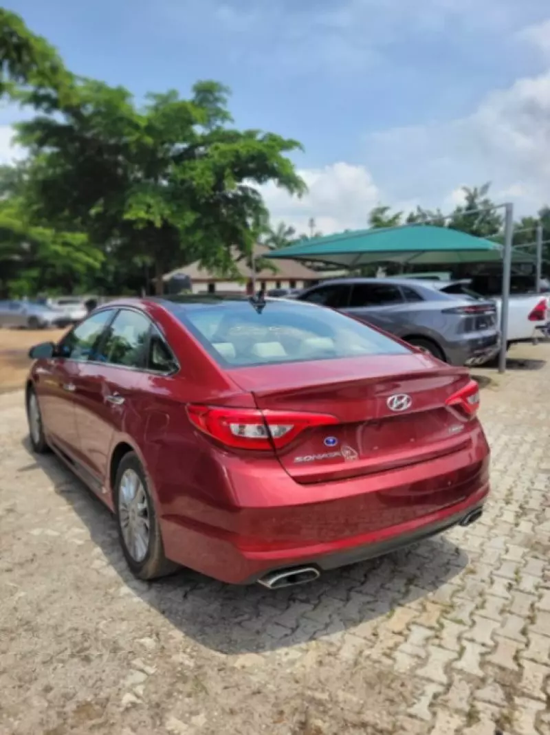 Hyundai Sonata   - 2015