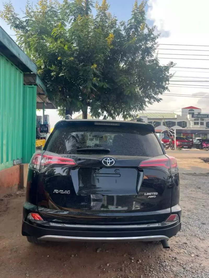 Toyota RAV 4   - 2018
