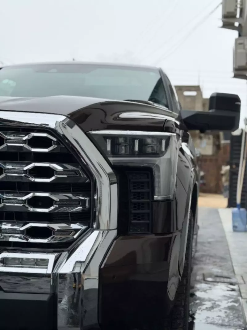 TOYOTA Tundra   - 2023