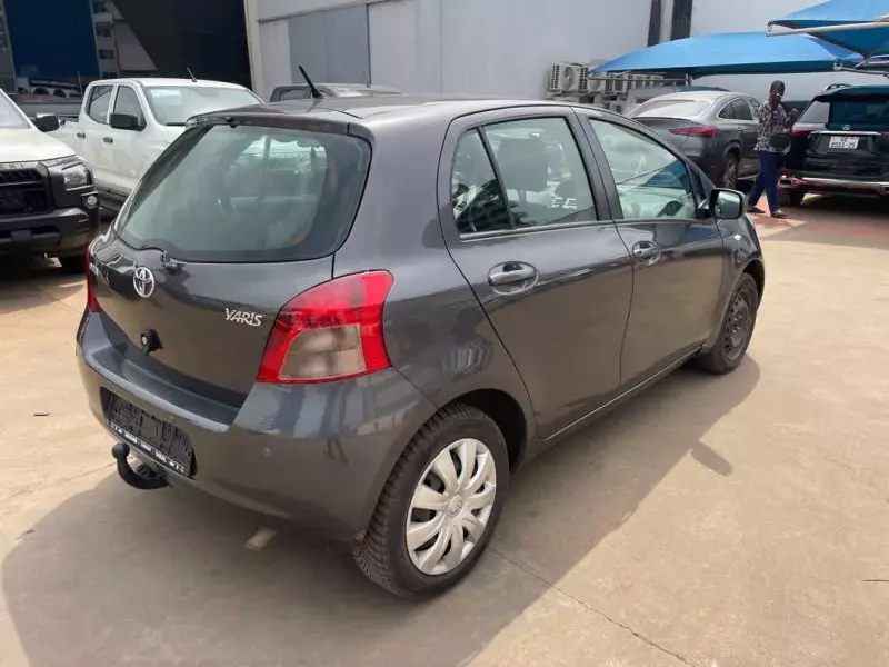 Toyota Yaris   - 2012