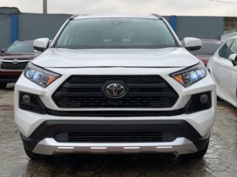 Toyota RAV 4   - 2021