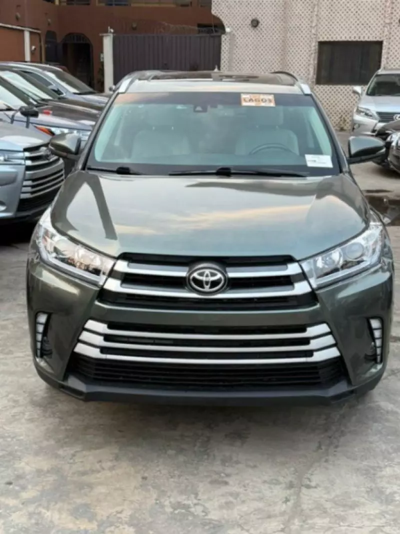 Toyota Highlander   - 2015