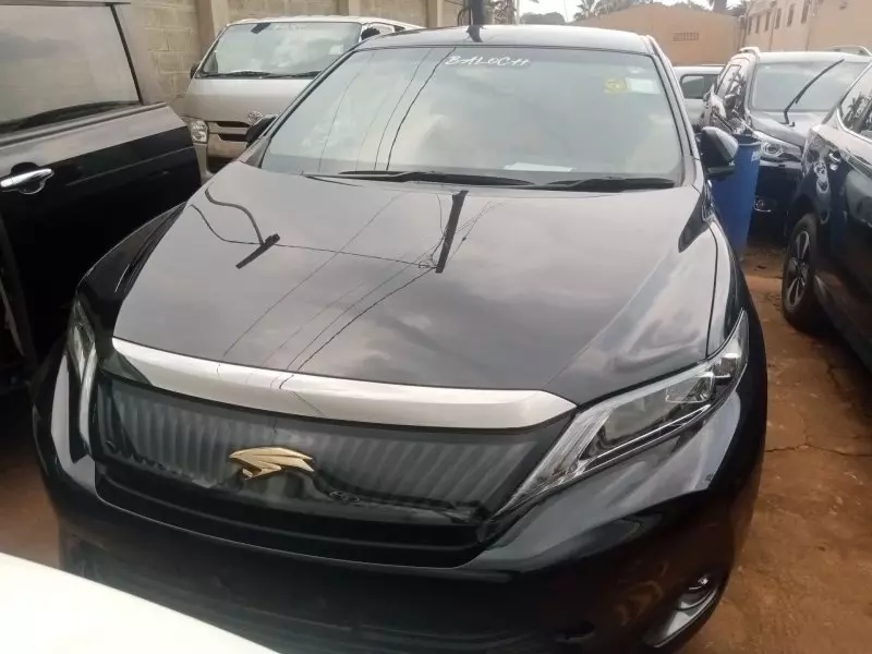 Toyota Harrier   - 2016