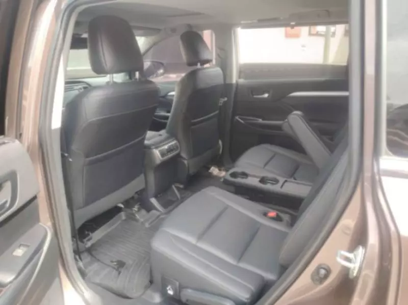 Toyota Highlander   - 2019