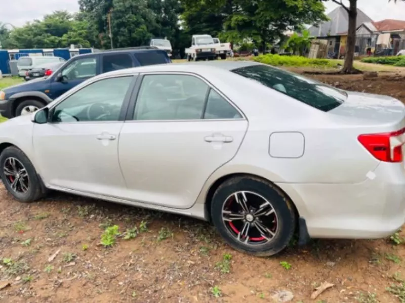 Toyota Camry   - 2012