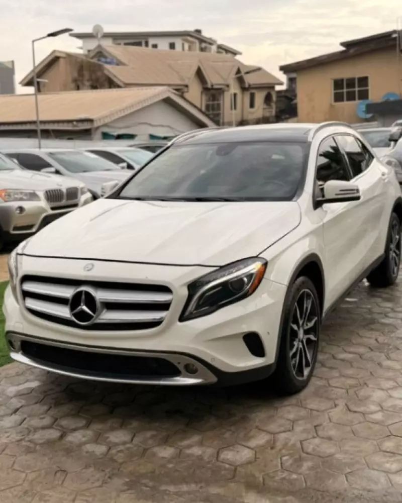 Mercedes-Benz GLA-Class   - 2015