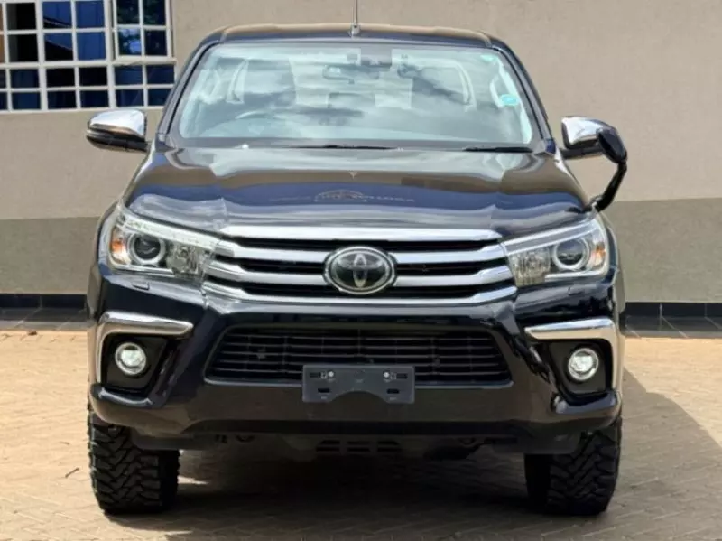 Toyota Hilux   - 2018
