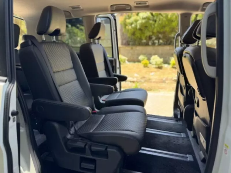 Nissan Serena   - 2019