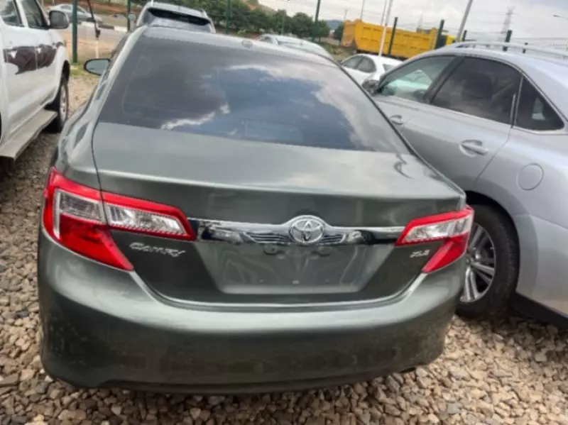 TOYOTA Camry - 2013