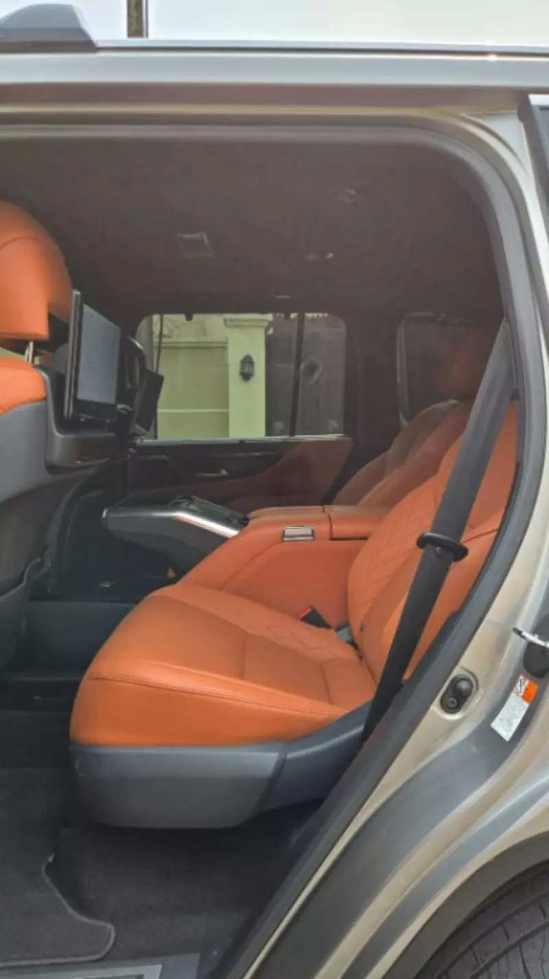 Lexus LX   - 2023