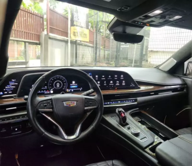 Cadillac Escalade   - 2024
