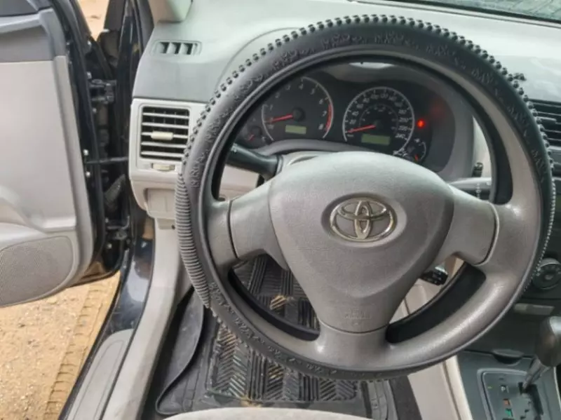 TOYOTA Corolla   - 2010