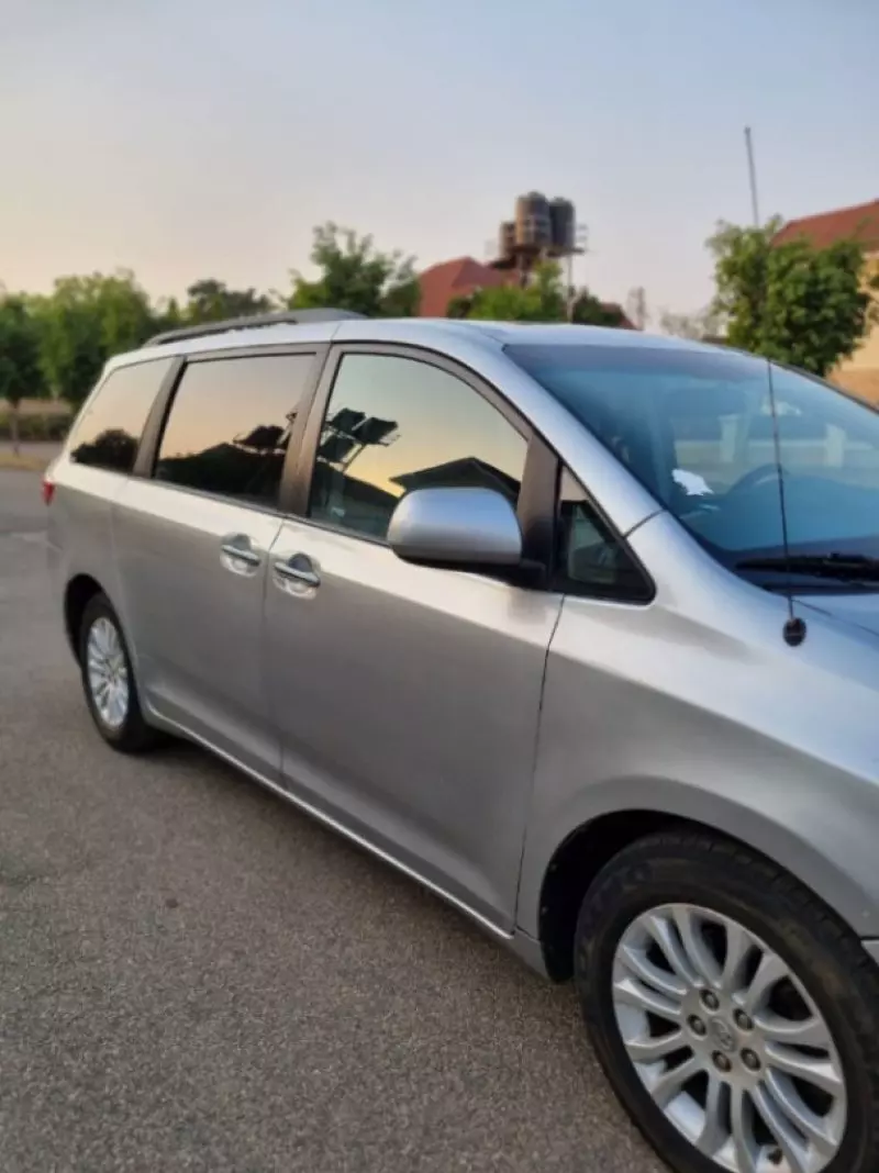 Toyota Sienna   - 2015