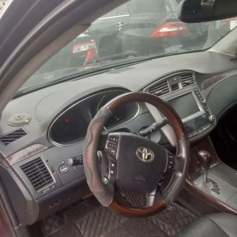 TOYOTA Avalon   - 2011