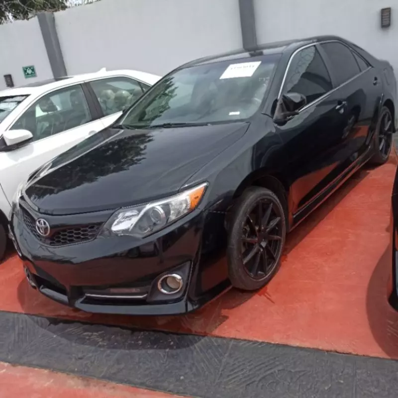 TOYOTA Camry - 2012