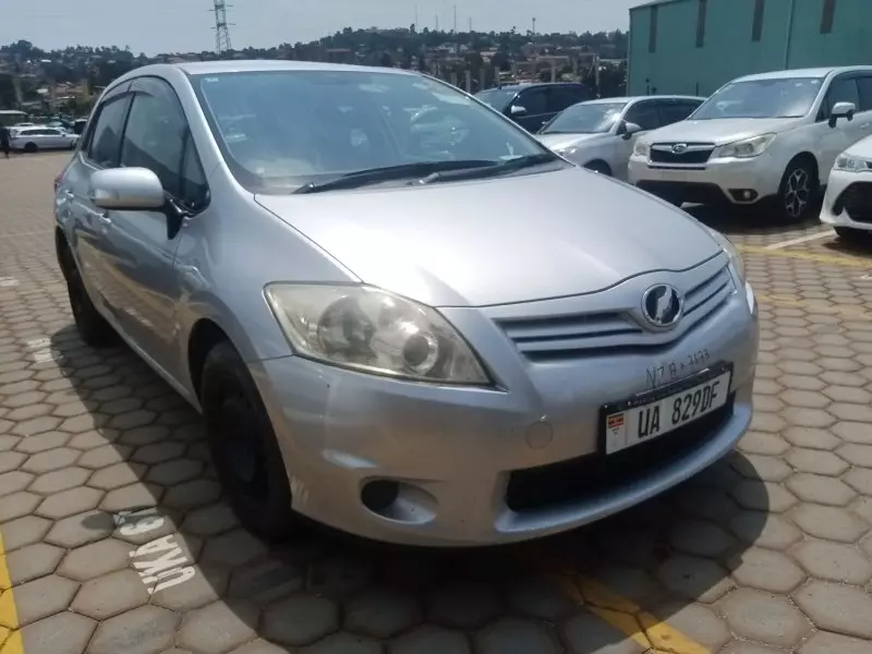 Toyota Auris   - 2011