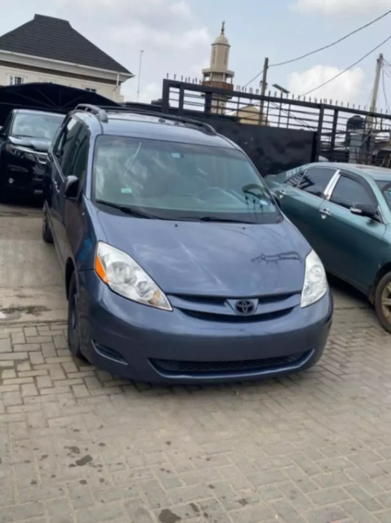 Toyota Camry   - 2015