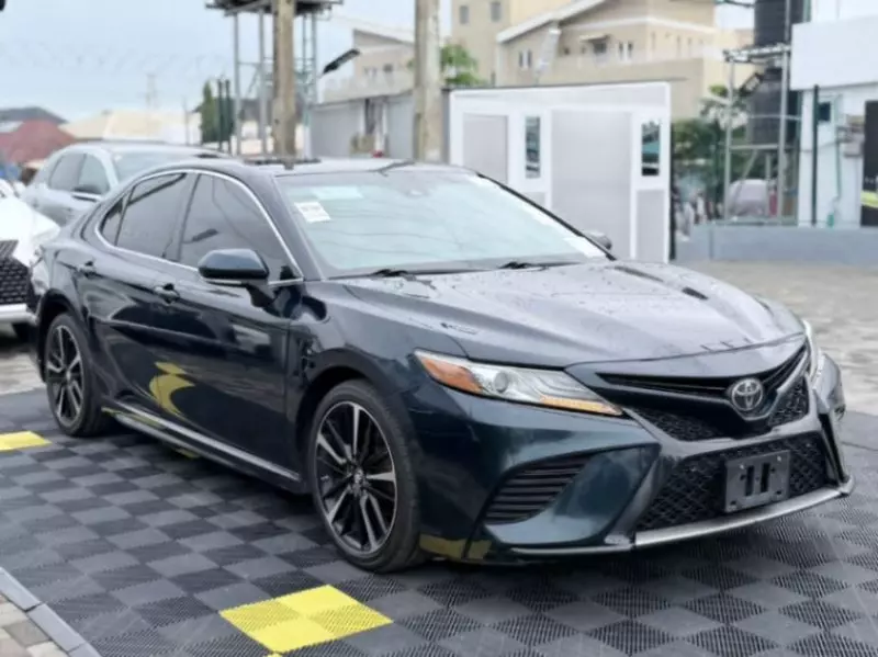 Toyota Camry   - 2018