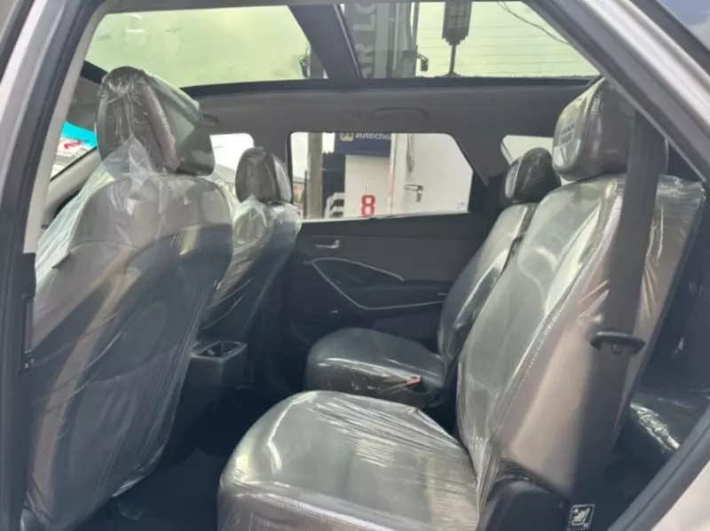 Hyundai Santa Fe   - 2016