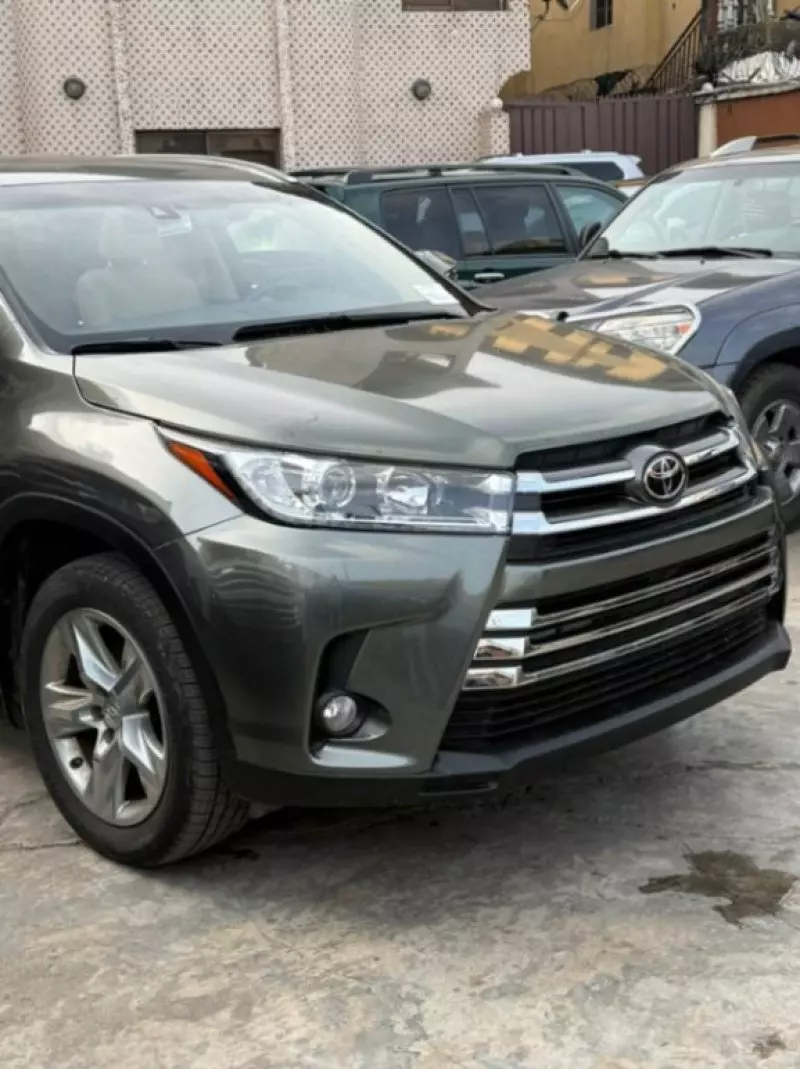 Toyota Highlander   - 2014