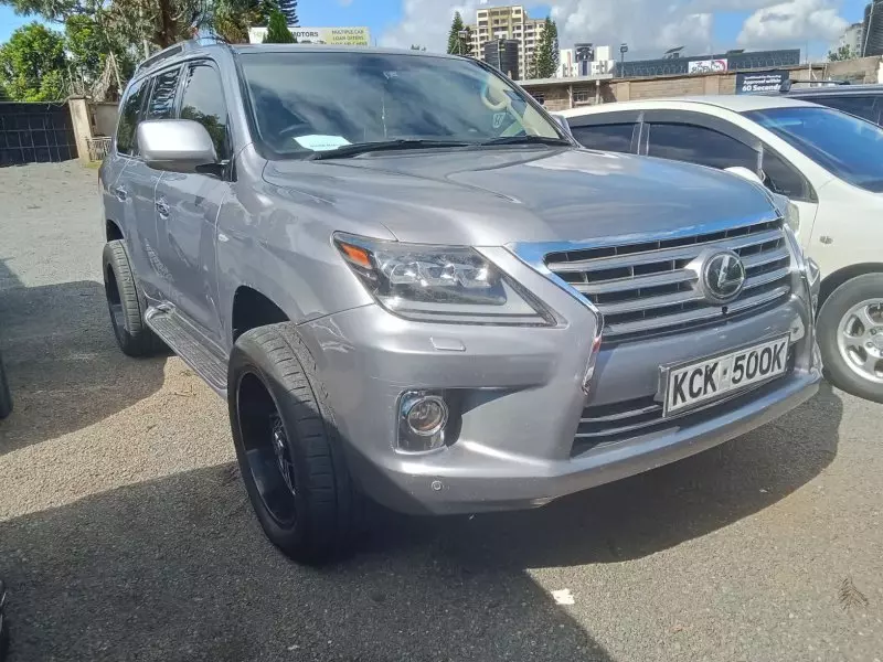 Lexus LX   - 2011
