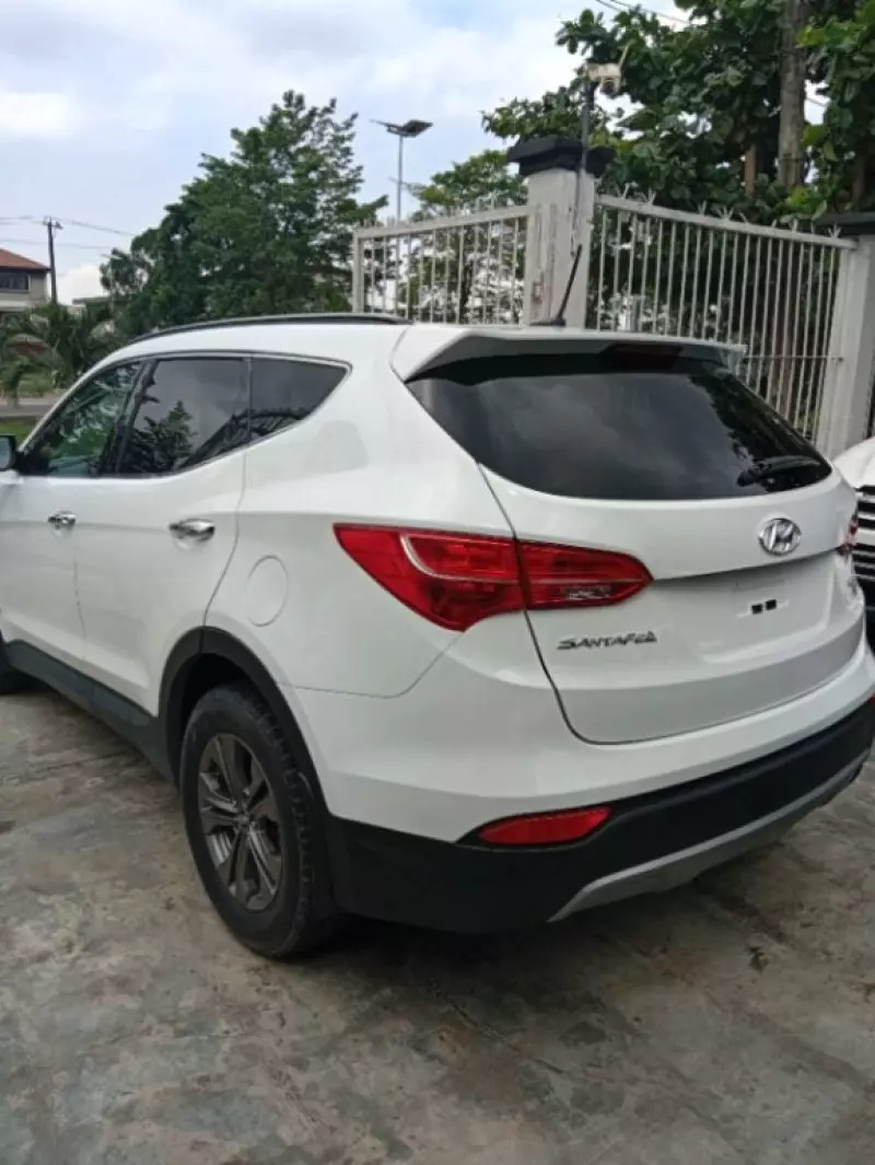 Hyundai Sonata - 2012