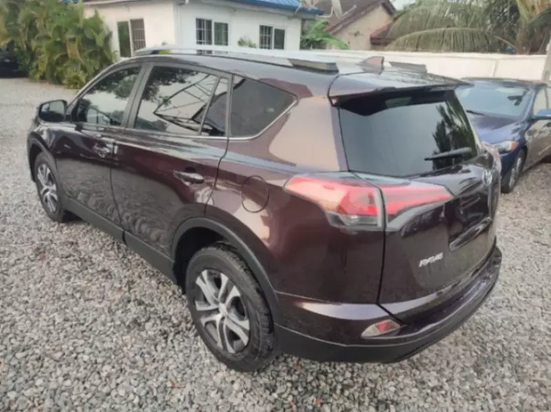 Toyota RAV4   - 2017