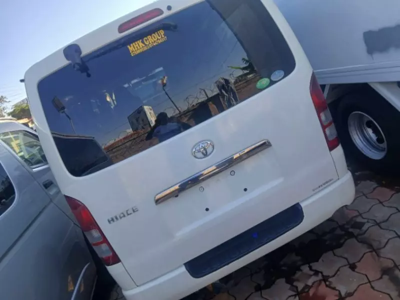 Toyota Hiace   - 2012