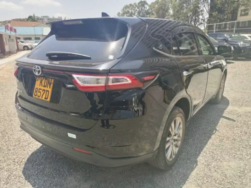 Toyota Harrier   - 2017