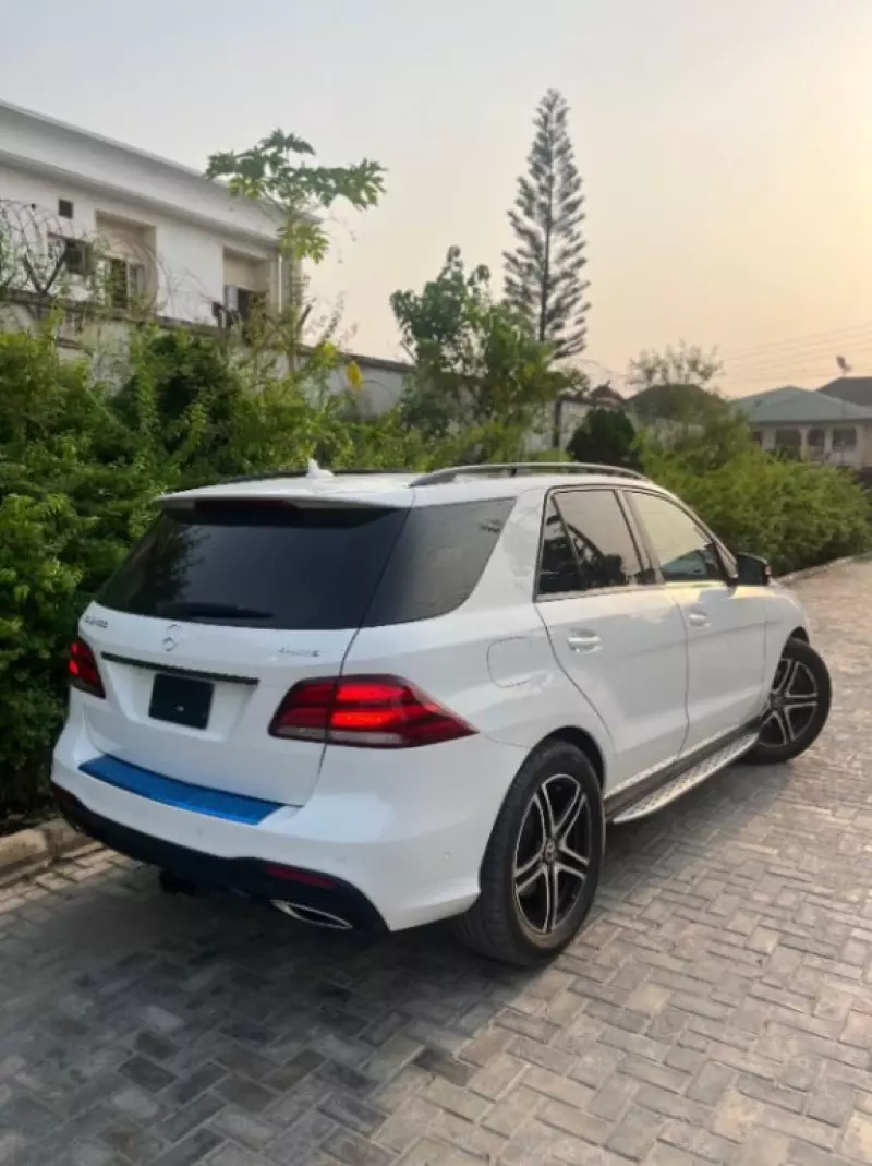 Mercedes-Benz GLE-Class   - 2018