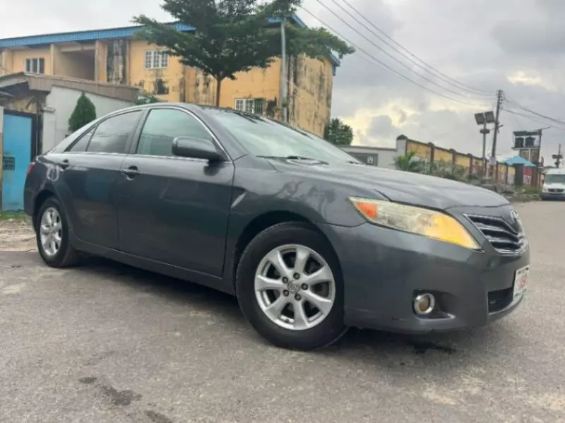 TOYOTA Camry   - 2011